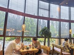 -恰餐厅及酒吧 CHAR Bar & Grill (北京丽都皇冠假日店)