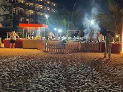 -亚龙湾希尔顿自助餐厅·海鲜·烧烤·沙滩BBQ·现场乐队