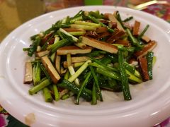 -闯关东东北农家菜(崂山石老人店)
