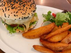 招牌牛肉汉堡-UPPER KITCHEN(延安路店)