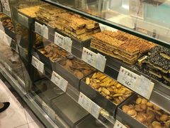 面包甜点陈列柜-上海哈尔滨食品厂(淮海中路店)