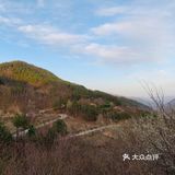 说着要烧烤，就和爸爸他们去山脚下