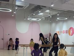 -韵姿少儿舞蹈(北外滩校区)