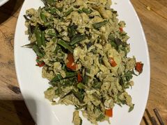 香椿炒土鸡蛋-海富荣·锅贴·陕菜家常菜(阳光城店)