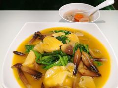 三菇浓汤烩菠菜-日昌餐馆(Mini西点茂店)