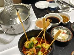 -红鼎豆捞·非遗鲍皇汤火锅(宝丰路店)