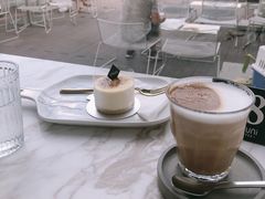 -UNI UNI(环亚凯瑟琳店)