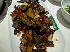 炒见手青-爱膳菌锅锅(阳南店)