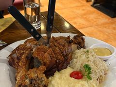 烤猪肘-申德勒加油站餐厅(三里屯北小街店)