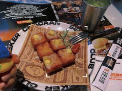 一口冰油多士-開籠雀冰室(同和金铂店)