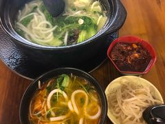 -丽虹云南过桥米线(兴工街店)