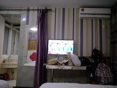 -7天连锁酒店(上海徐家汇龙华路地铁站店)