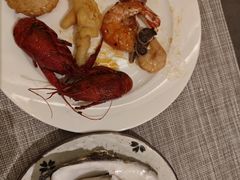 -广州万富希尔顿酒店·感趣自助餐厅·金秋蟹宴生蚝海鲜刺身