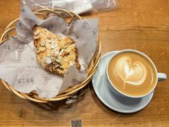 杏仁羊角-麦田工坊(月湖店)