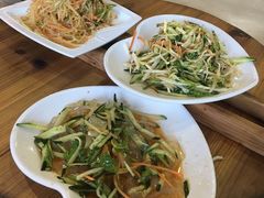 -三江鱼东北特色铁锅炖(骆驼店)