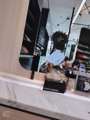 -HAIR CORNER