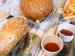 -The Habit Burger Grill 哈比特汉堡(复兴soho店)