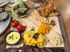 -Mark&Mars Restaurant