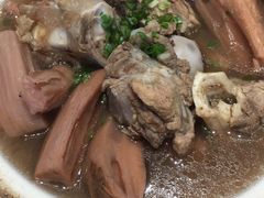 骨筒焖莲藕-香山家宴