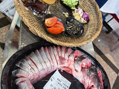 -刘姐啤酒鱼民族演艺餐厅(阳朔美食抗战路店)