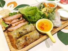 东南亚风味小吃拼盘-越弥越南传统美食馆