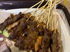 -东海岸人工湖美食村