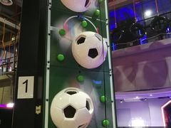 -嗨翻Hi-Fun竞技主题乐园·蹦床亲子生日轰趴(国光1937店)