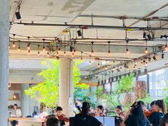 -ROAST coffee & eatery