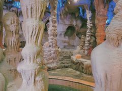 -泉城欧乐堡戏水湾艺术养生温泉