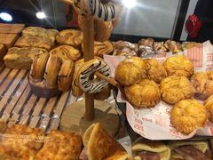 甜甜圈-向阳松鼠(三门井店)