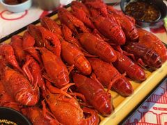 -肥肥虾庄·金牌油焖大虾(汉口城市广场店)