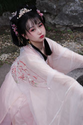 -一揽芳华汉服旗袍体验馆(拙政园店)