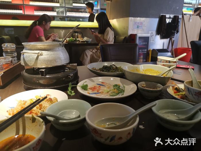 大头虾越式风味餐厅(光明广场店)自助取餐区图片