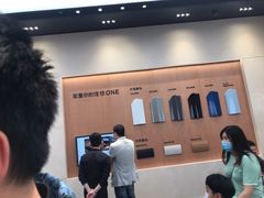 -理想汽车(世纪汇店)