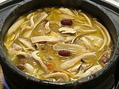 -南渝食府.墨脱石锅松茸鸡