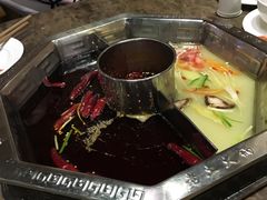 -佬土鹅肠火锅(中建大观店)