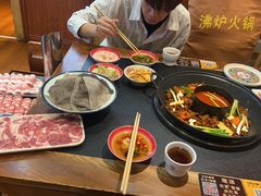 -沸炉重庆老火锅(军事博物馆店)