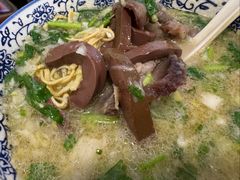 -八百里牛肉汤(盖饭·锅贴·万象城店)
