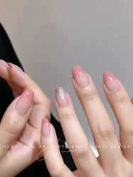 -花岐款式专研健康美甲沙龙
