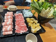 -果松木炭酸菜铜火锅·外婆参鸡汤