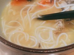 -蒙自源米线大王(东站店)