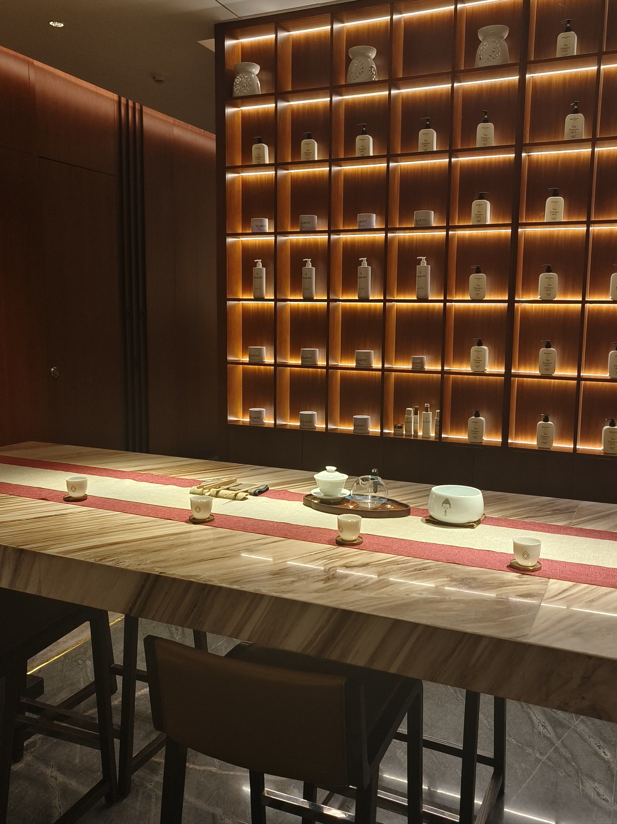 市中心的spa,我最爱这家.在黄兴广场的君悦酒店里的6楼,电梯直达.