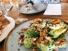 牛油果煮蛋吐司-RAC BAR(安福路店)