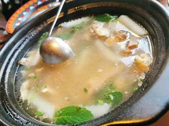 花腰傣嘎洒牛肉汤锅-花马天堂云南餐厅 Lost Heaven(外滩店)