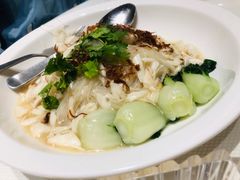 鲜拆蟹肉焖米粉-新加坡海鲜共和(名胜世界圣淘沙海滨坊)