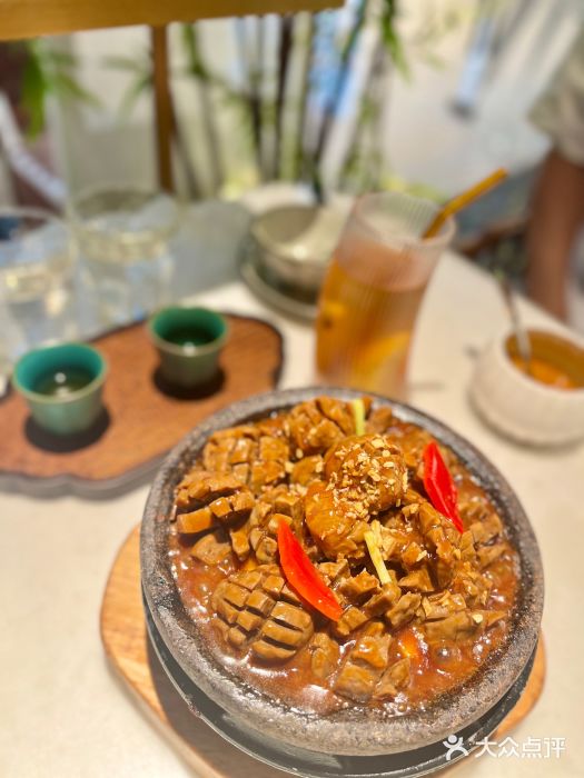 潮堂 · 潮州菜(恒隆广场店)石锅手打牛肉丸图片