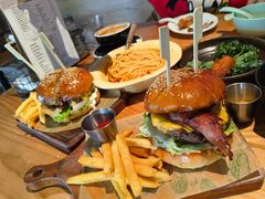 -三勾JJJ Burger&Coffee(梅溪湖店)