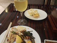 -广州万富希尔顿酒店·感趣自助餐厅·金秋蟹宴生蚝海鲜刺身