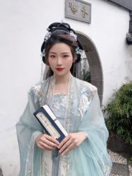 -一揽芳华汉服旗袍体验馆(拙政园店)