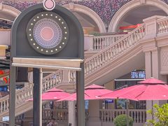 -王府井奥莱临潼小镇(临潼店)